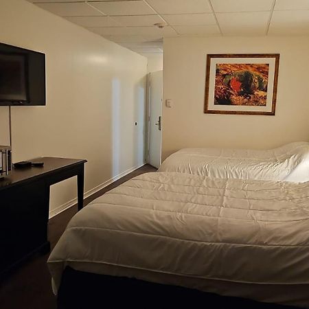 The Brunswick Hotel Complex Parry Sound Bagian luar foto